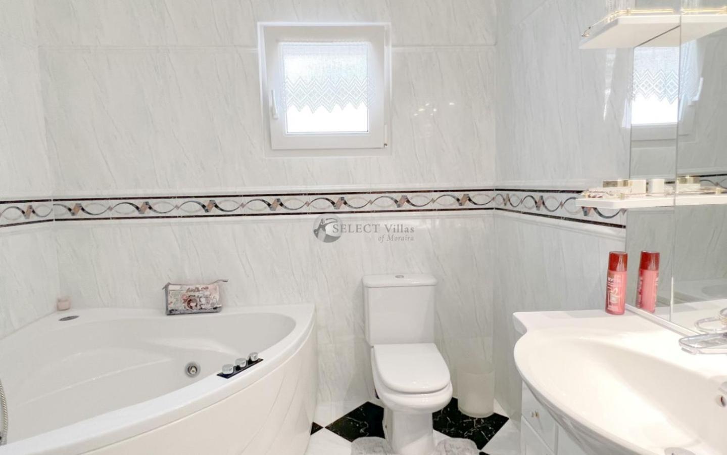 Cost-a Blanca Villa